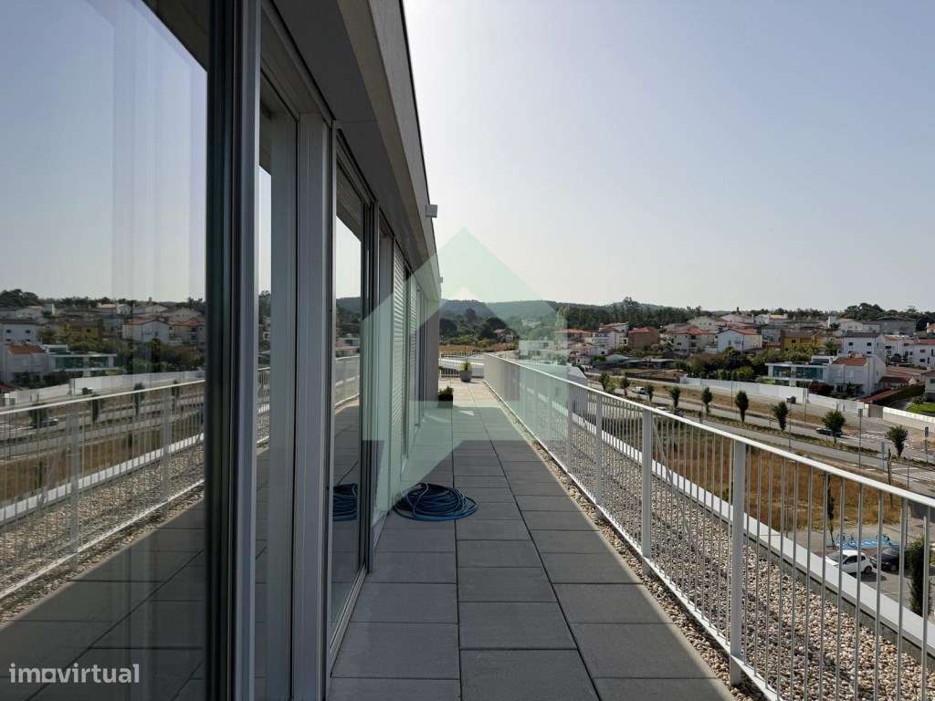 Apartamento T4 com vistas únicas em Barcelinhos, Barcelos.-20