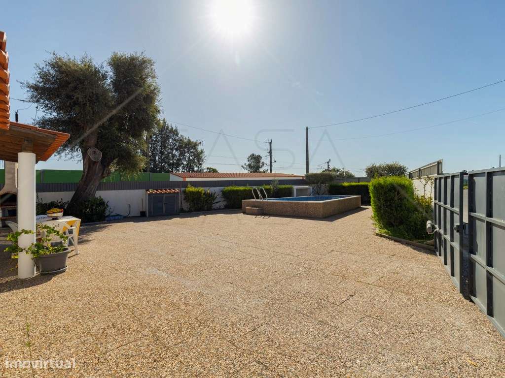 Moradia térrea com logradouro, piscina e estacionamento em Grândola-8