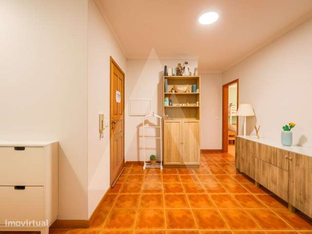 Apartamento T3 com garagem, varandas e sótão, no centro de Avanca - Grande imagem: 5/37