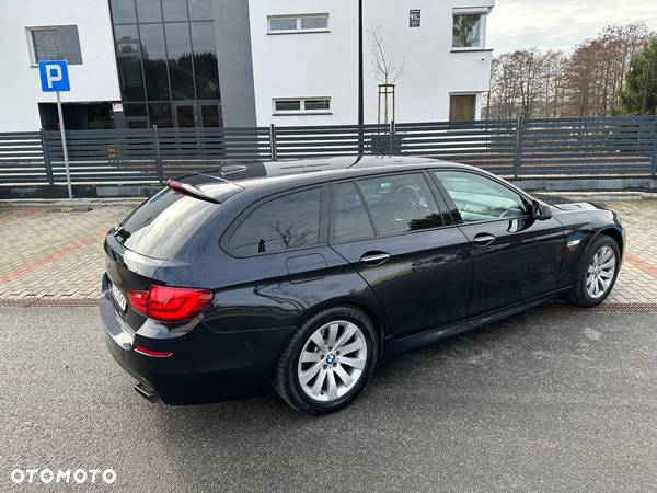 BMW Seria 5 550i - 17