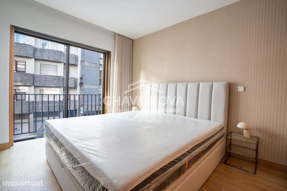Apartamento T1 mobilado no coração do Porto – Camões 800-8
