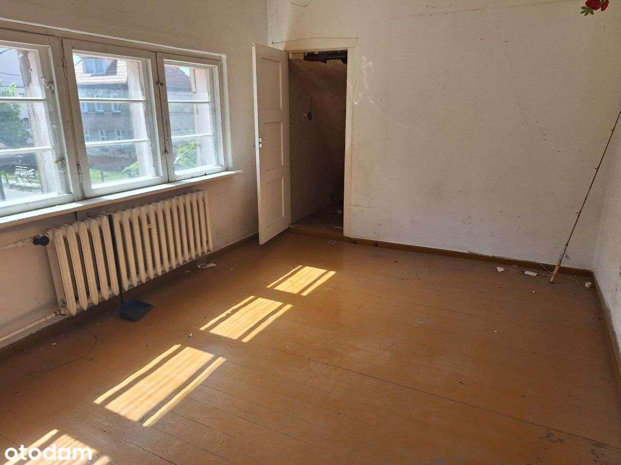 Okazja!Samodzielna góra domu z dużą działką.-6