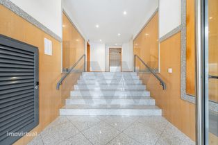 Apartamento T3 com elevador, garagem e 171M2 de Área útil - Grande imagem: 4/39