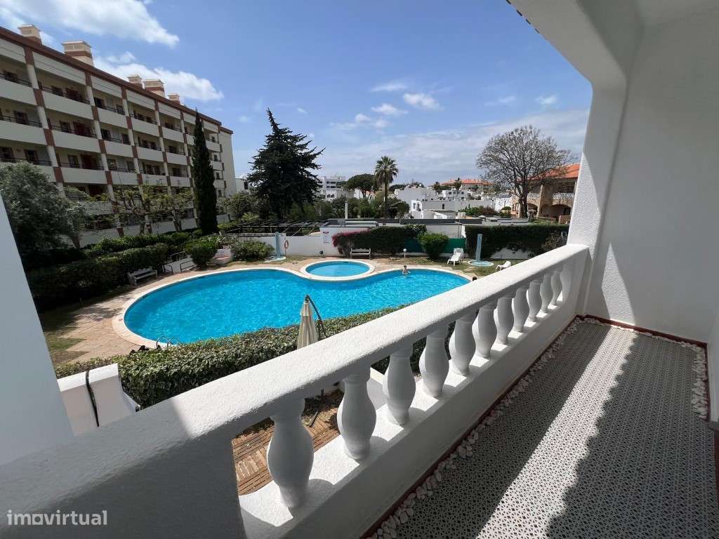 Moradia T2 Em Vilamoura Com Terraco E Condominio Com Piscina