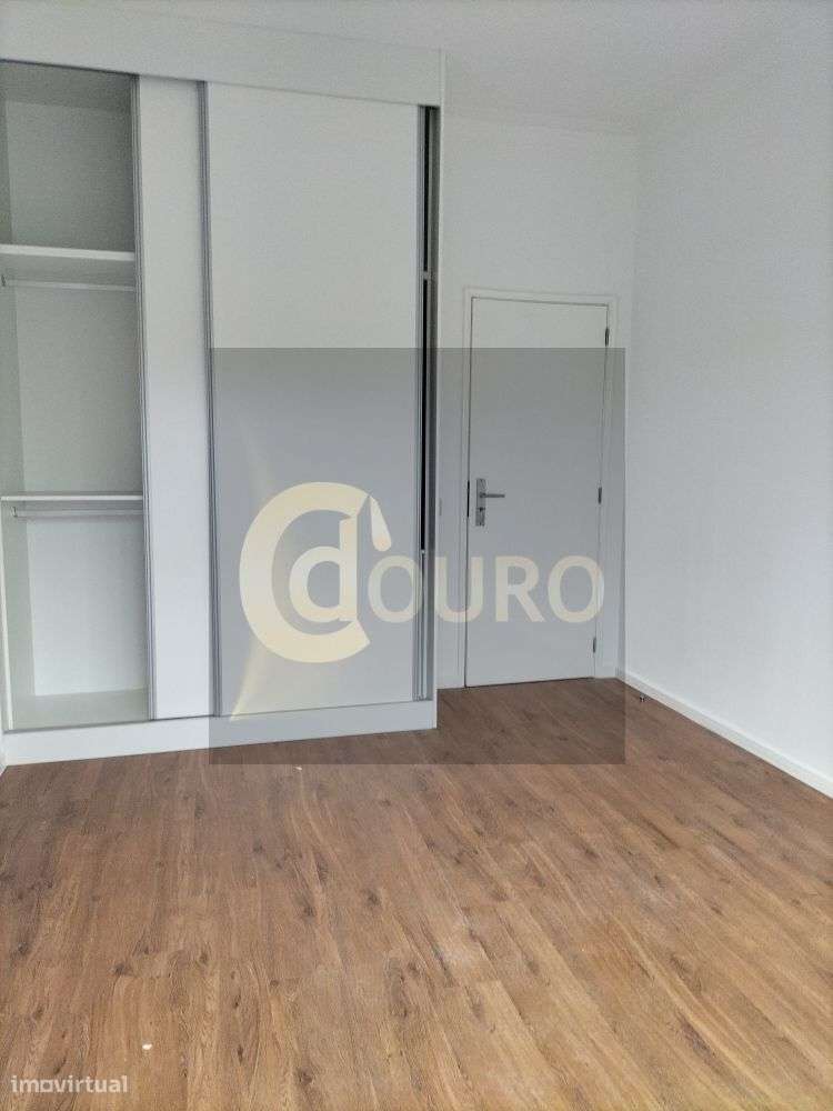 APARTAMENTO T3 RENOVADO EM ÁGUAS SANTAS-16