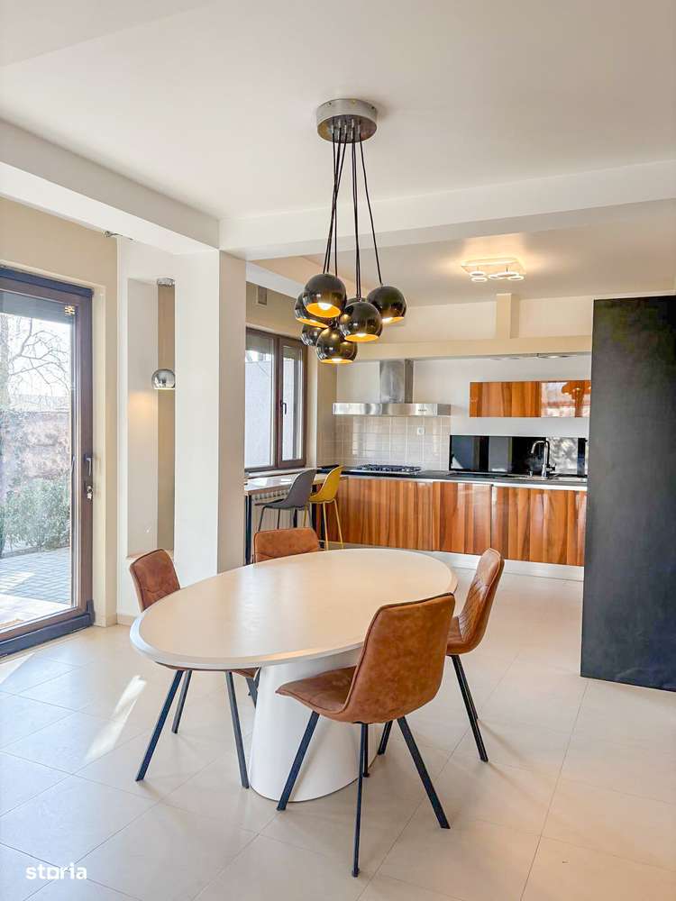 Vilă Modernă cu 5 Camere – Un Cămin Ideal pentru Familia Ta - Imagine principală: 4/13