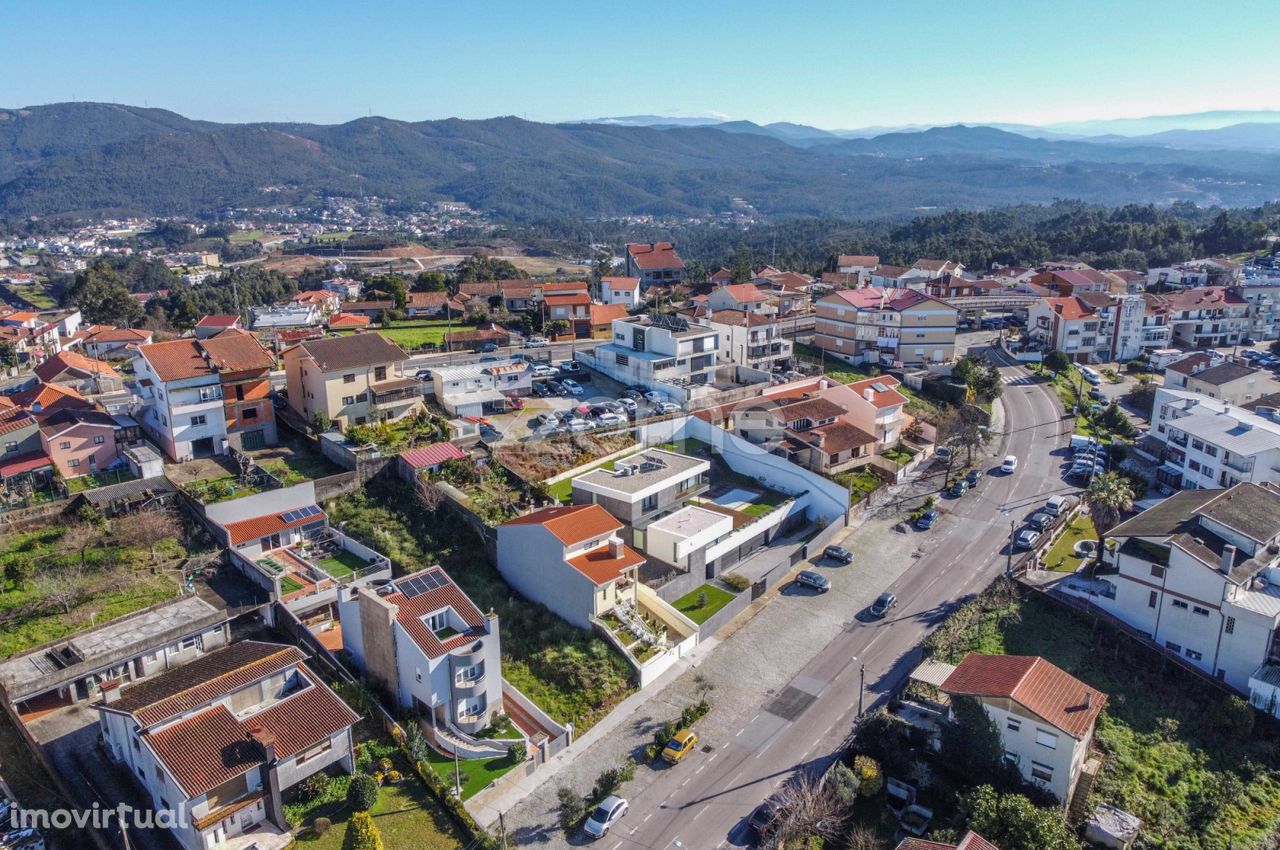 Terreno com projecto aprovado em S. Cosme, Gondomar