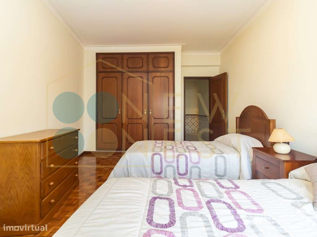 Apartamento T3 com elevador e parqueamento, junto ao Hospital-20
