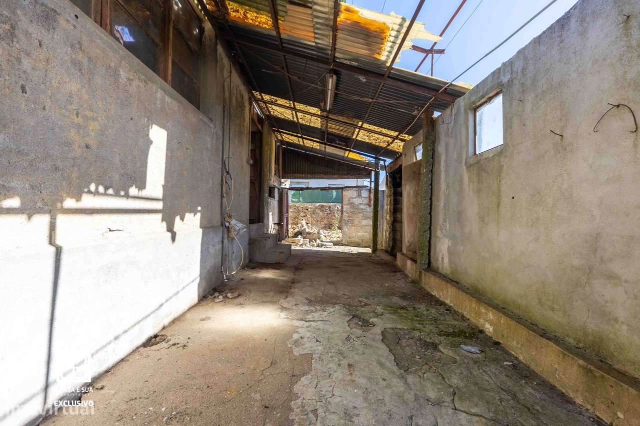 Moradia térrea para restauro em Serzedo-2