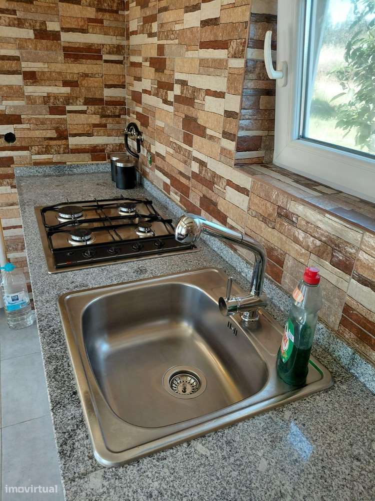 Pequena Quinta com casa pré-fabricada, mina, anexo-10