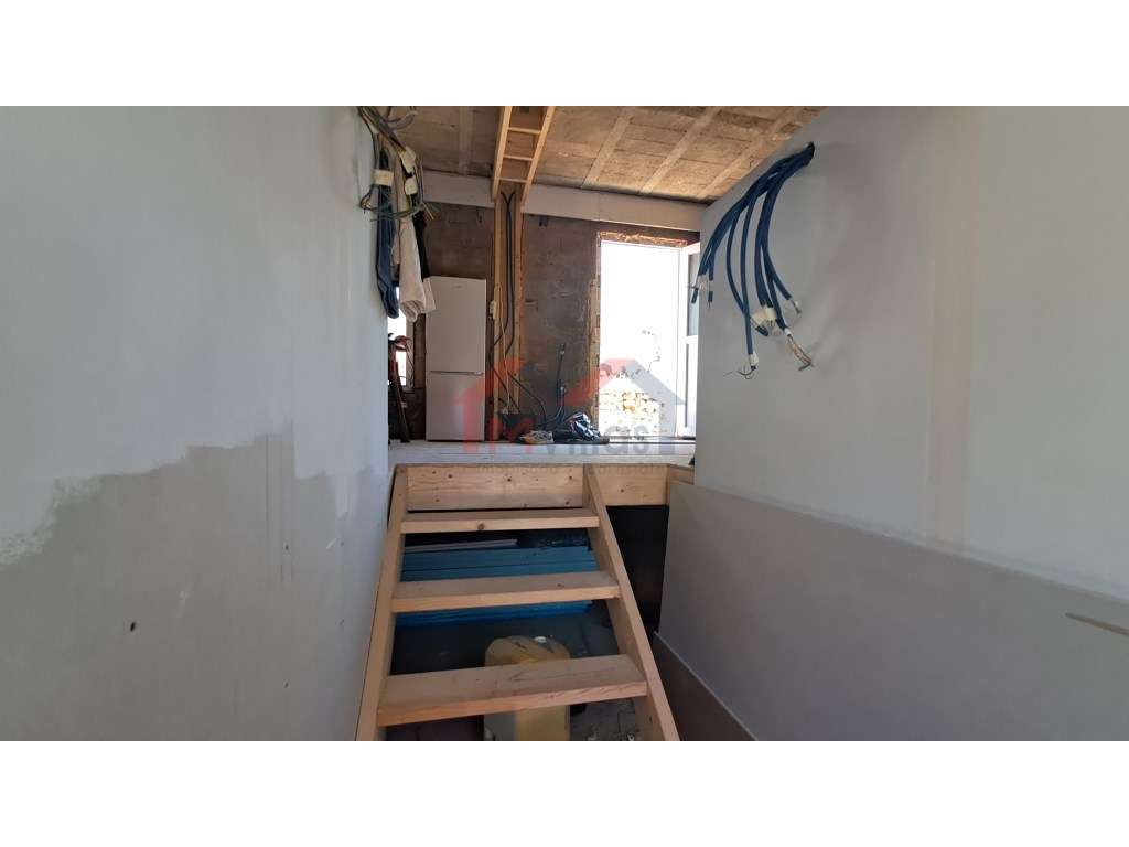 Moradia V2 renovada com terreno em Salir - Loulé-15