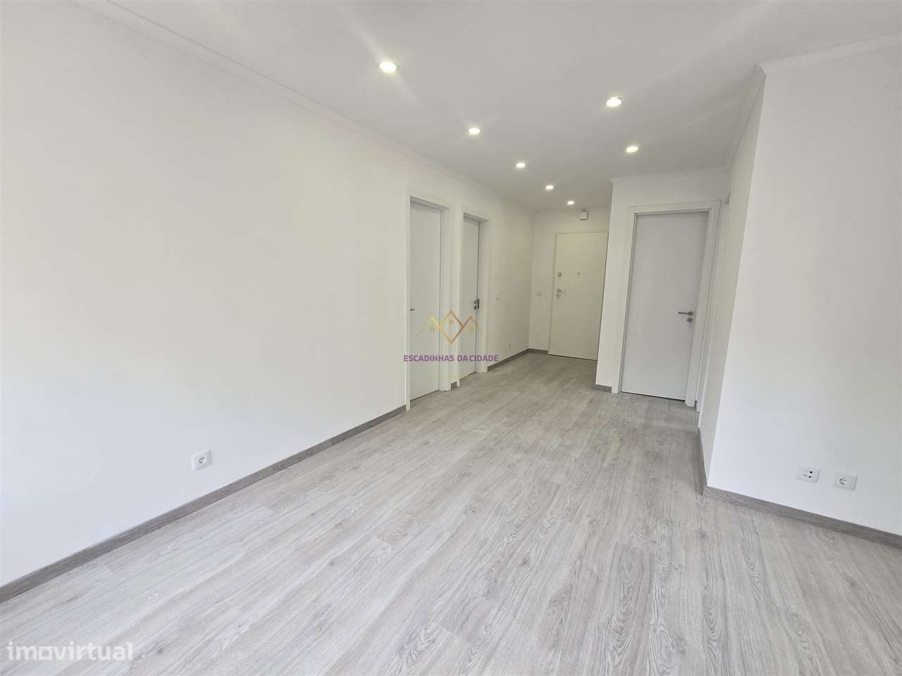 T2 remodelado na Amadora - Venteira - Grande imagem: 2/19