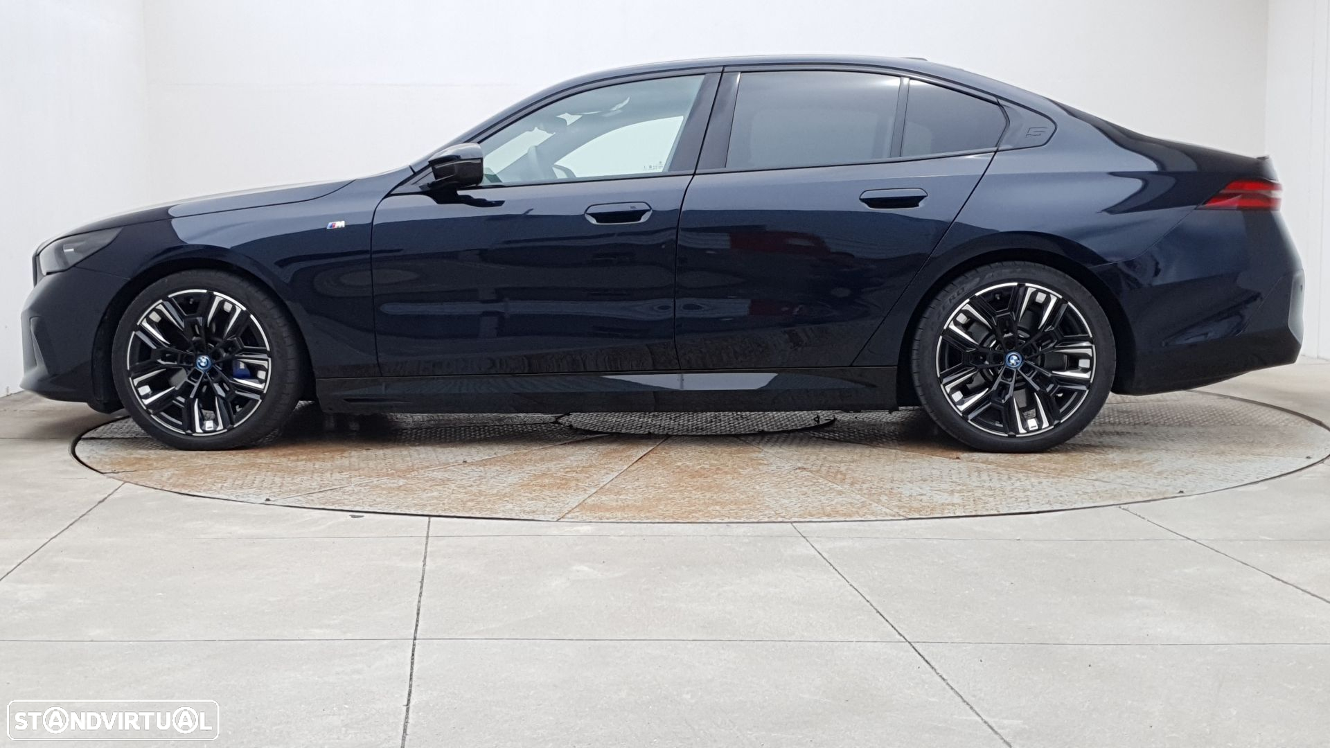 BMW i5 M60 xDrive - 5