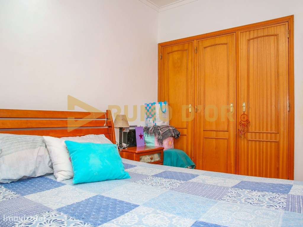 Apartamento T2 em excelente estado de conservação a 2 minutos da A1-12