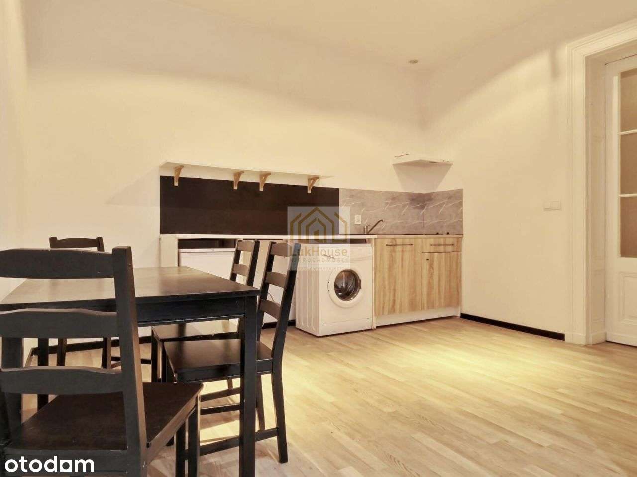 Duża Kawalerka W Centrum Bytomia 50,40 M2-1