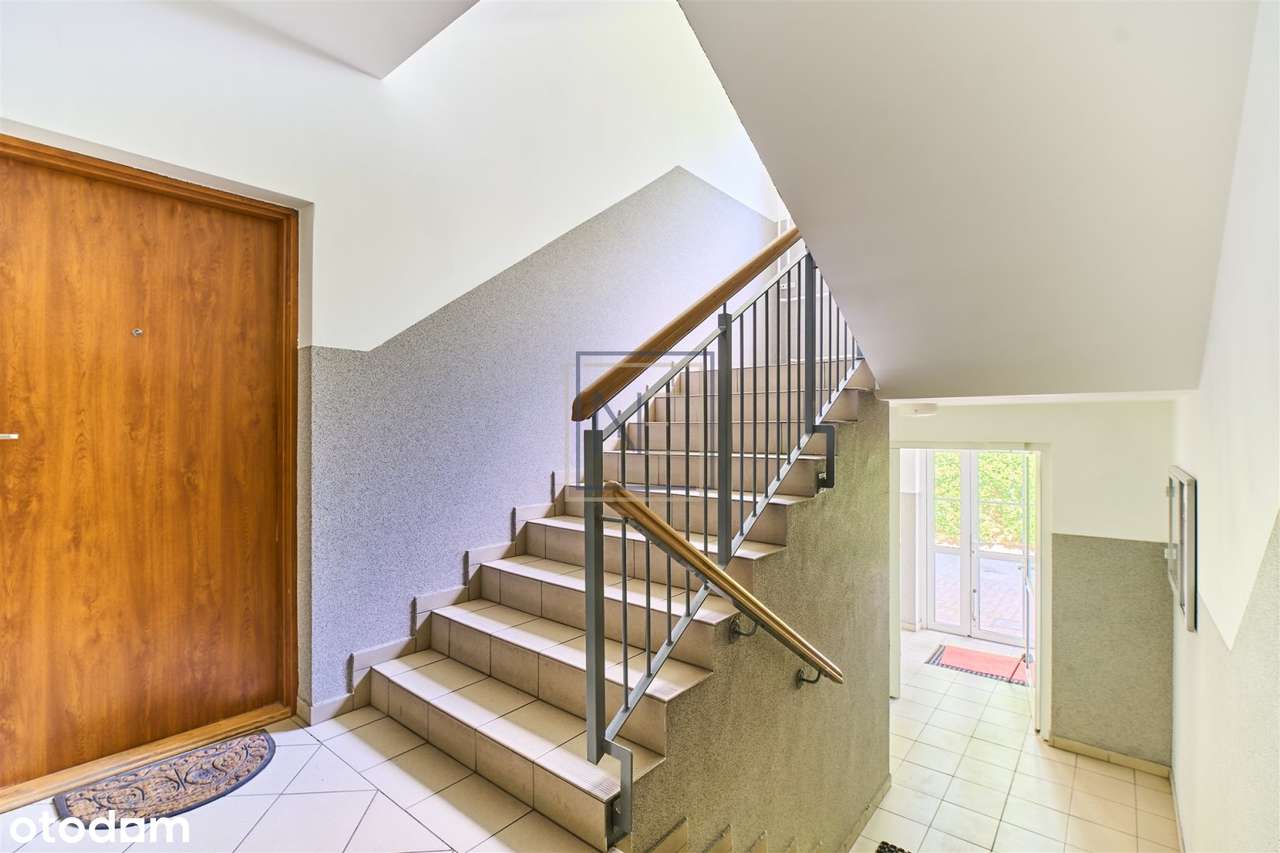 Rozkłądowe M4 z widokiem na las. Osowa Góra-17