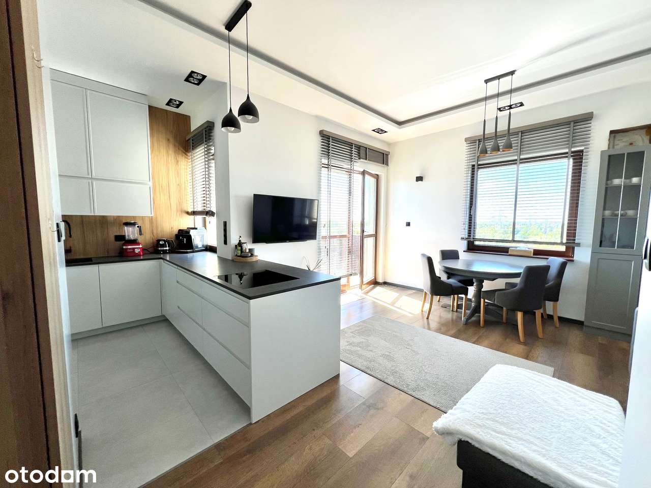 Przestronne, wysokie 3-pokojowe mieszkanie z balkonem, ostatnie piętro - Pełny obrazek: 2/19