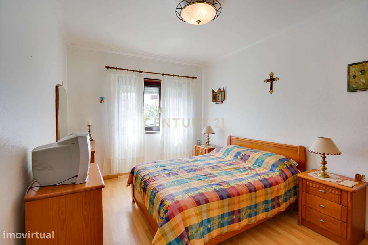 Já imaginou viver numa aldeia? E a poucos minutos de Cascais.-12