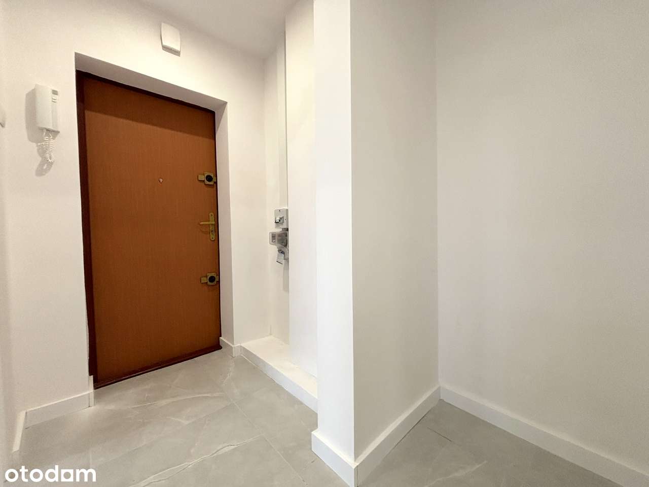 3 pokojowe mieszkanie przy ulicy Marulewskiej na os. Piastowskim-12