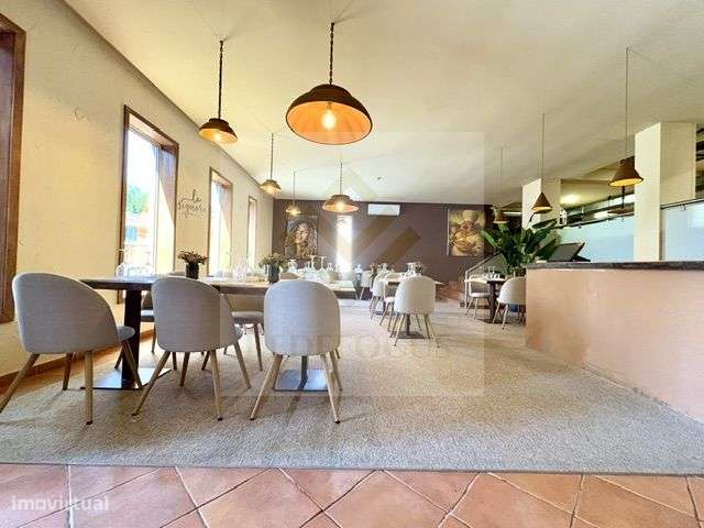 Trespasse / Arrendamento de Restaurante Moderno com Forno a Lenha em S-19