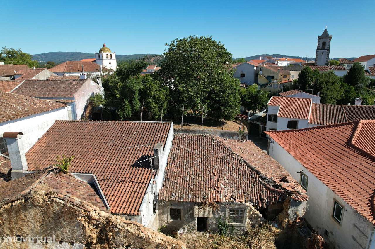 Duas moradias com área de construção de 382m2, Pedrógão Grande-16