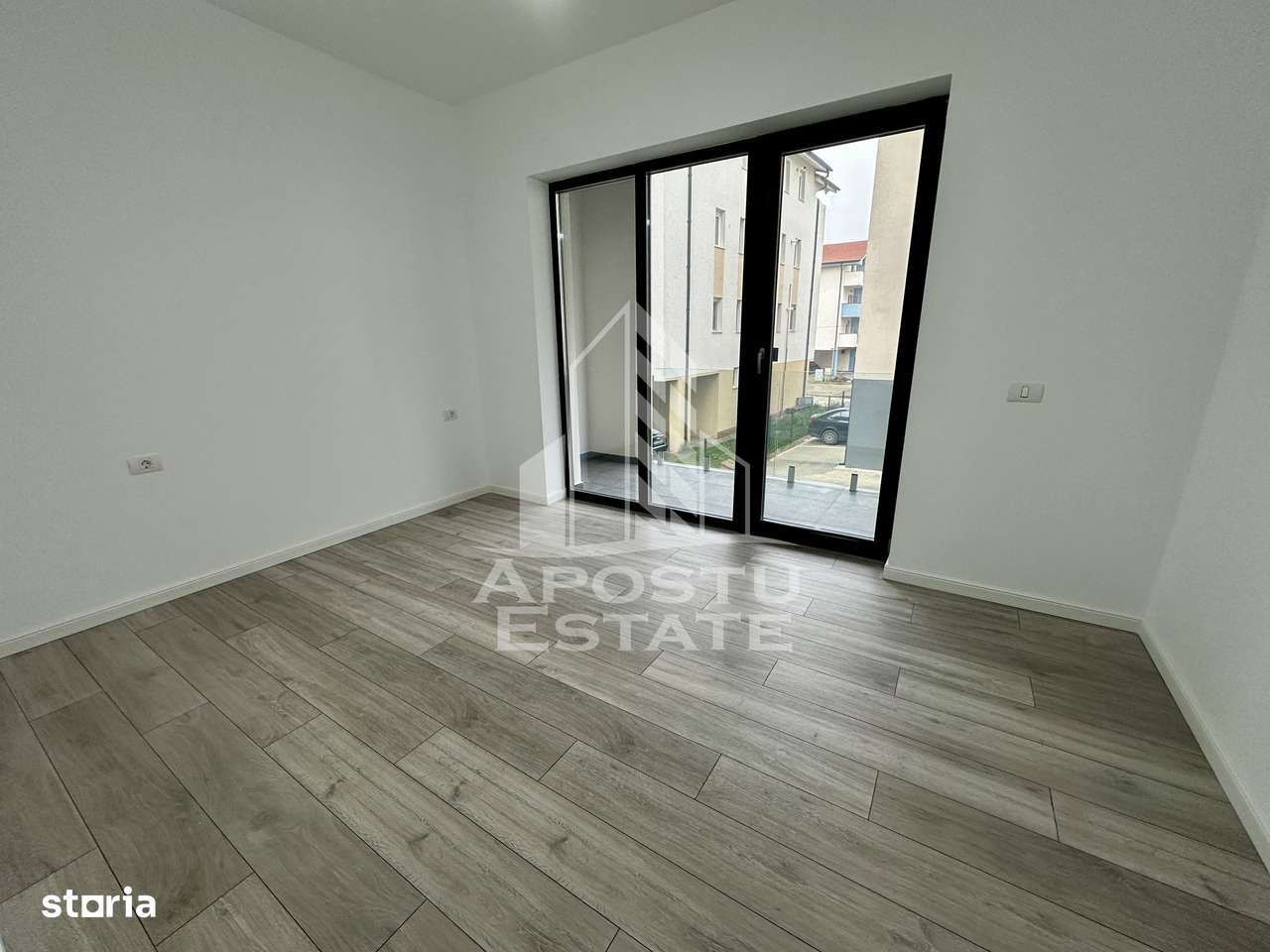 Apartament cu 2 camere, etaj 1, zona Planetelor - Imagine principală: 5/7