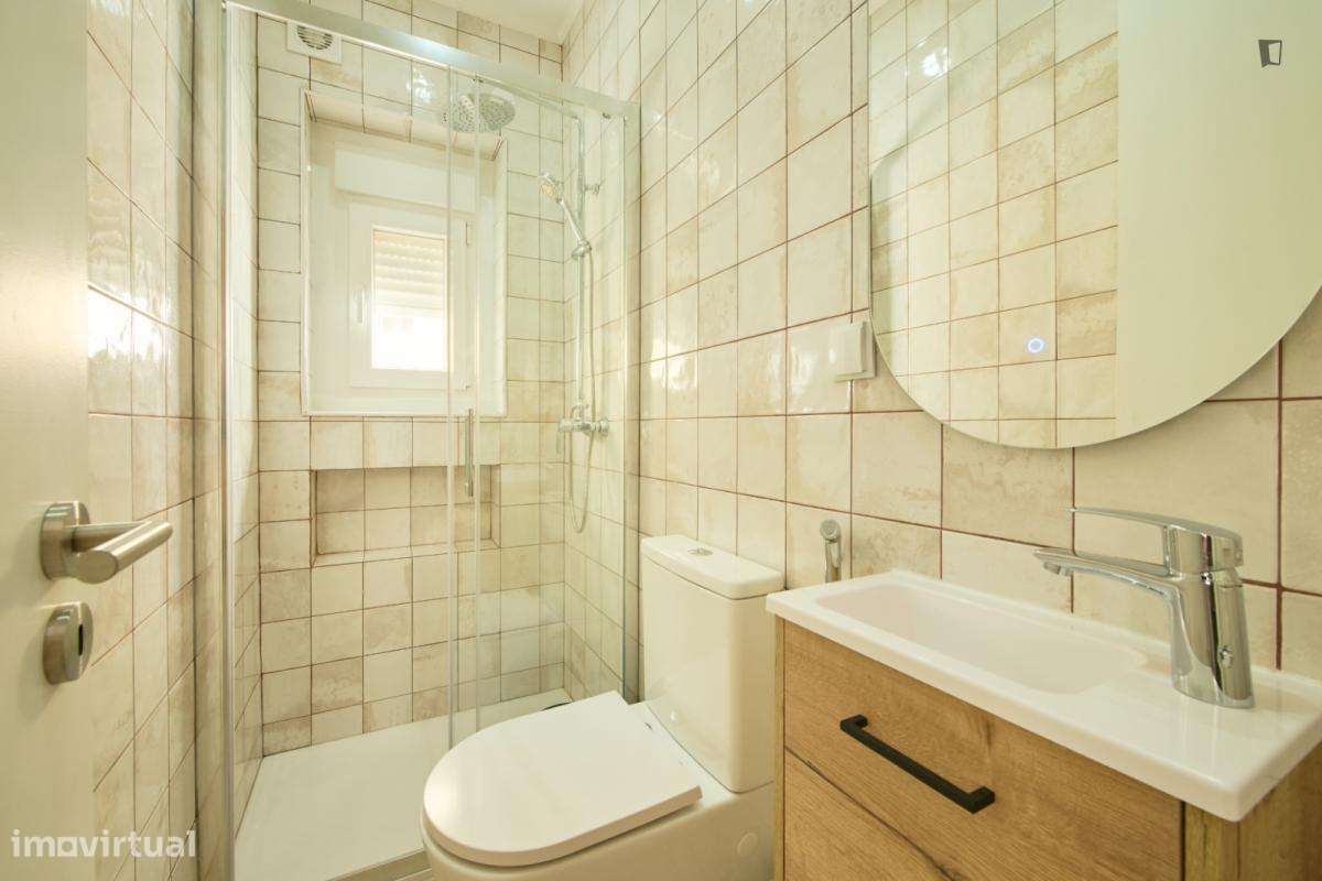 Quarto - localizado em Anjos Lisbon - Grande imagem: 5/52