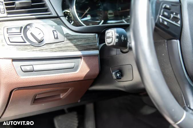 BMW Seria 5 520d xDrive Aut. Luxury Line - 39