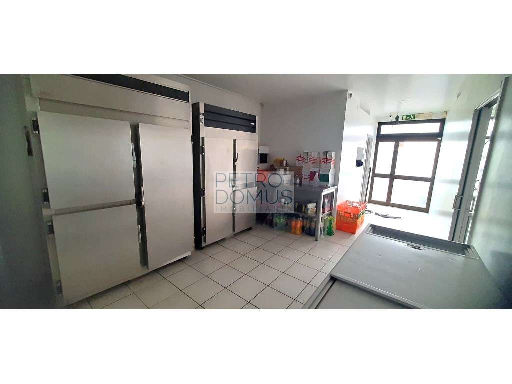 Trespasse de Churrasqueira em Pleno Funcionamento - Marinha Grande - Grande imagem: 4/7