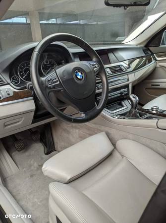 BMW Seria 5 535i - 5