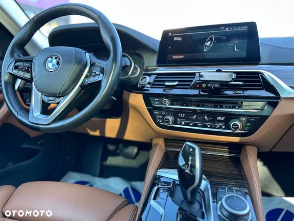 BMW Seria 5 520i Luxury Line - 8