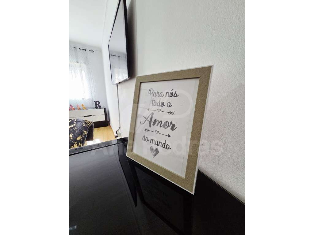 T2 Excecional com Terraço de 50m² na Baixa da Banheira-13