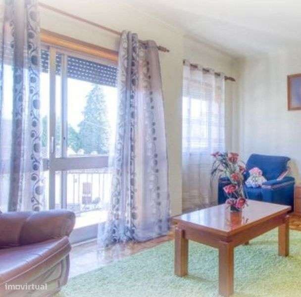 Moradia T4 com garagem e anexo - Grande imagem: 4/5