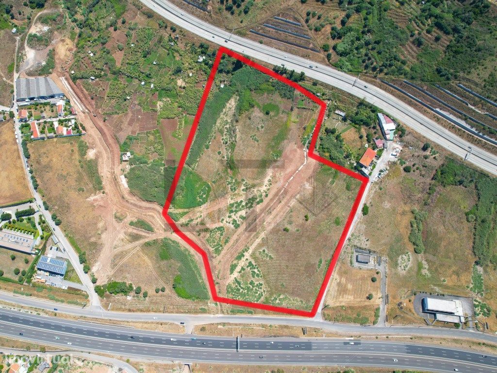 Terreno Industrial com 5,6Ha com viabilidade de Construçã...