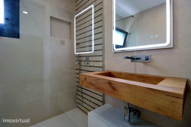 Luxuosa moradia isolada de 5 assoalhadas com excelentes áreas - piscin-15