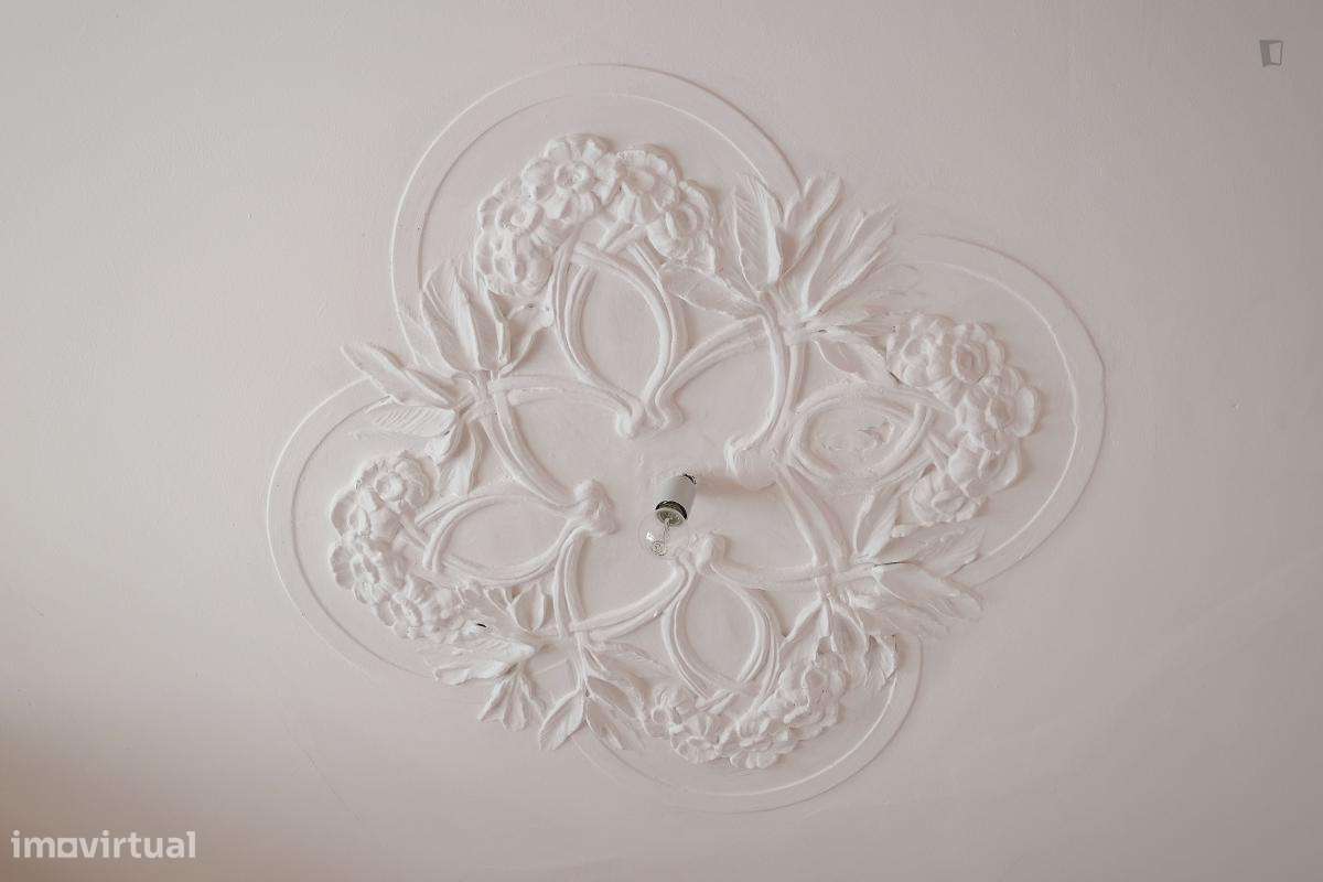 Quarto - localizado em Baixa Coimbra - Grande imagem: 4/16