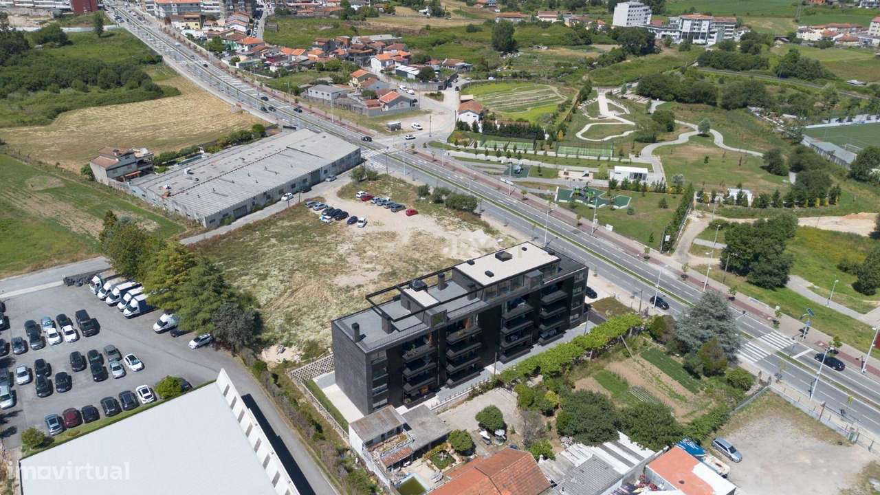 Apartamento T3 Novo com Rooftop de 75m² e Vistas Panorâmicas – Fânzere-39