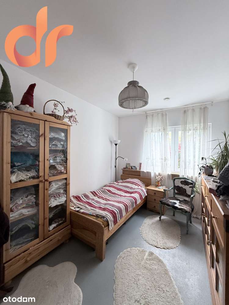 Mały dom w Przyjaźni z pięknym ogrodem-9