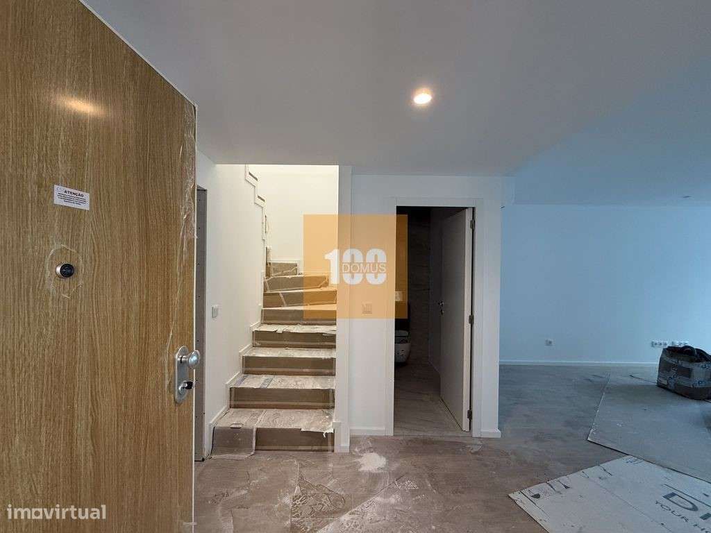 T2 duplex com jardim - Capelo Residences - Grande imagem: 5/26