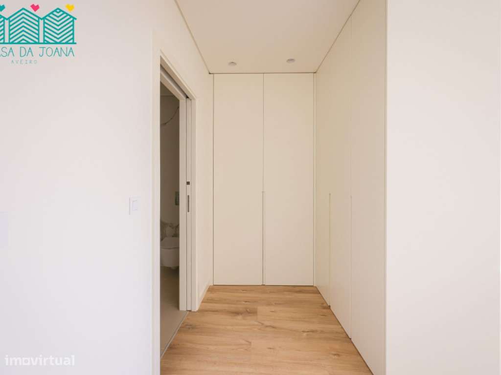 Apartamento T2 com Lugar de Garagem em Esgueira-26