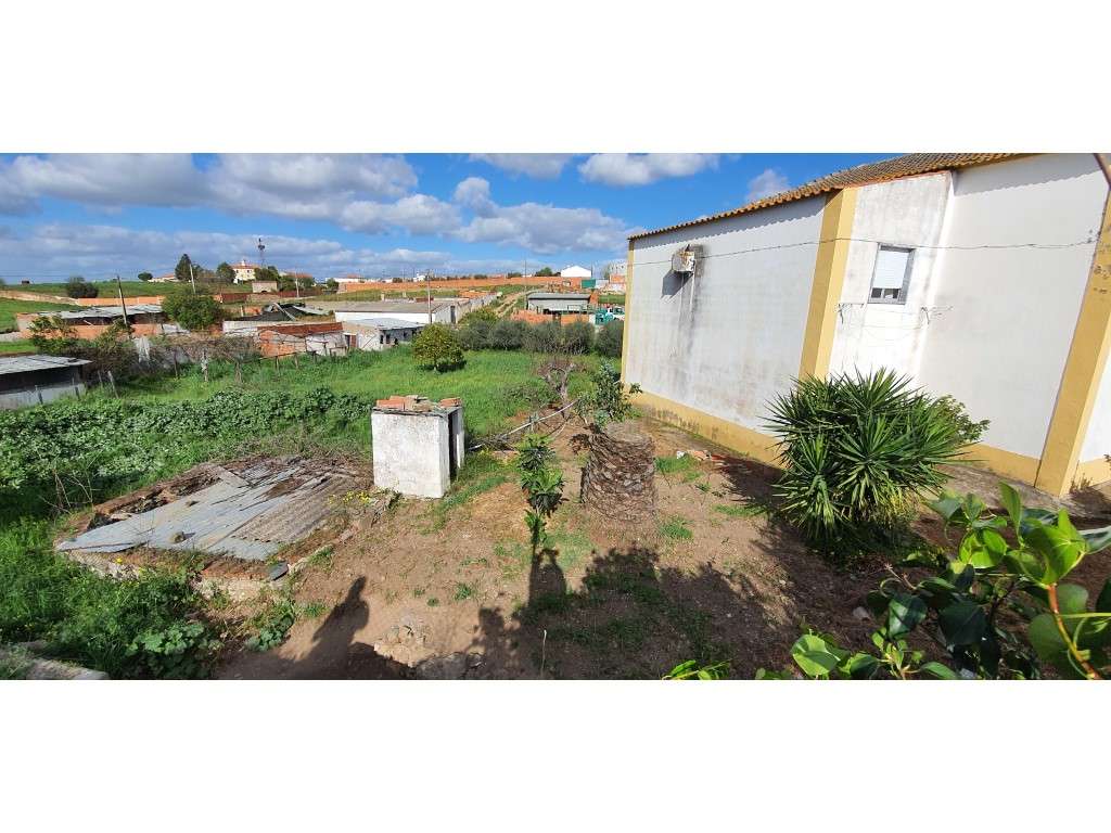 Moradia Isolada T4 com 2.200 m² de Terreno - Perto de Moura e do Al... - Grande imagem: 4/26