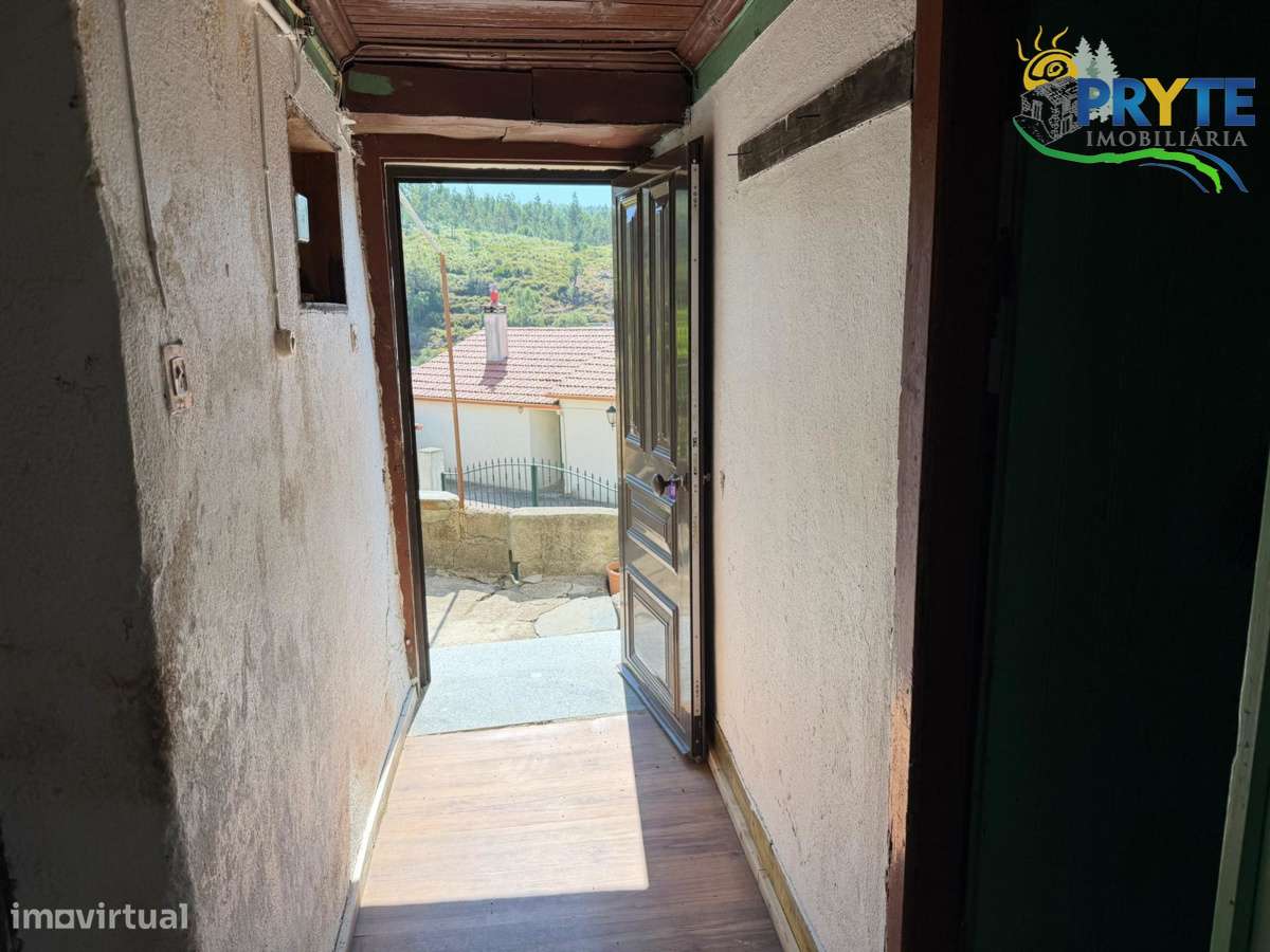 Moradia de 2 pisos na Freguesia da Ermida e Figueiredo-16