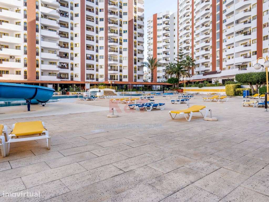 Piscinas de água salgada e zona de Lazer - Empreendimento Clube Pra...-17