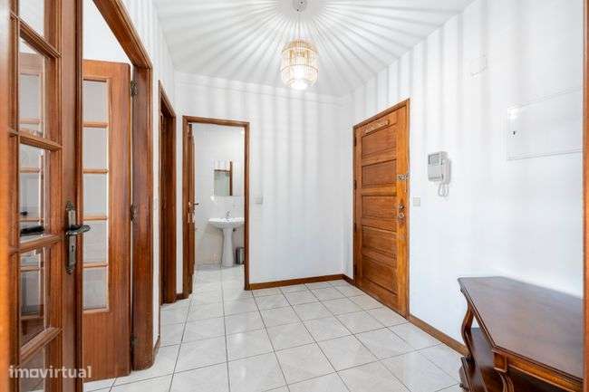 Apartamento T3 em São vicente, junto ao centro-9