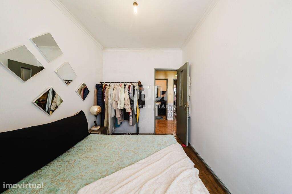 Excelente oportunidade no centro da Amadora: Apartamento T2 com locali-9