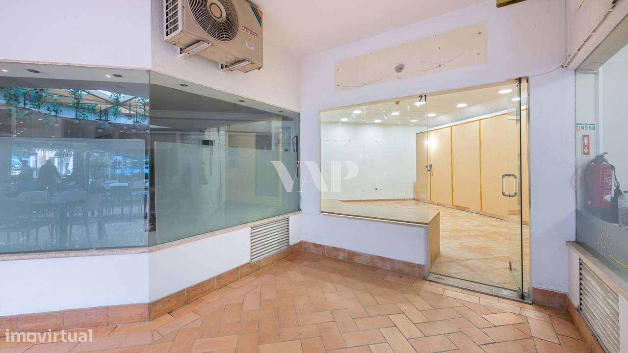Loja Comercial à Venda no Quinta Shopping – 44m² | Quinta do Lago - Grande imagem: 2/13
