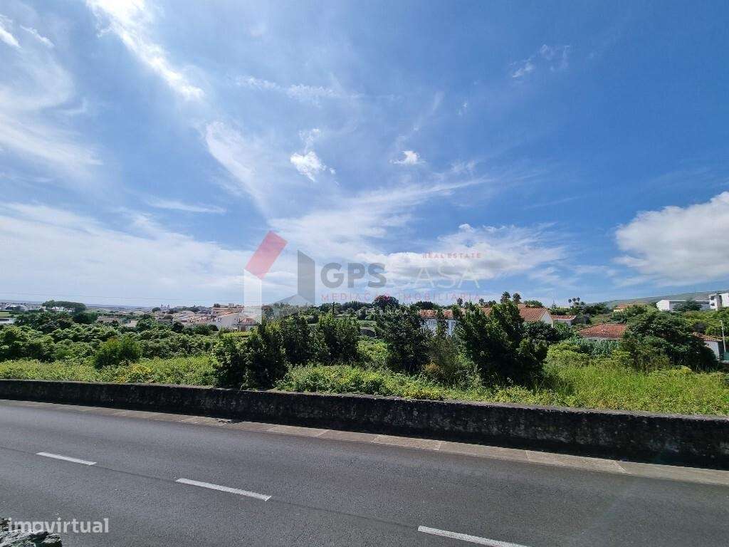 Terreno rústico a 5 minutos do centro da Praia da Vitória - Grande imagem: 5/9