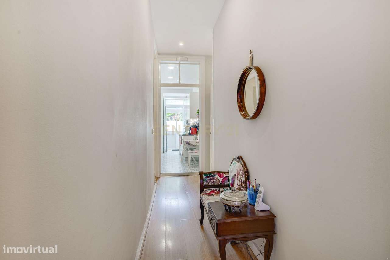Apartamento de Charme com Jardim Privativo e Capela | Alcântara, Lisbo-4