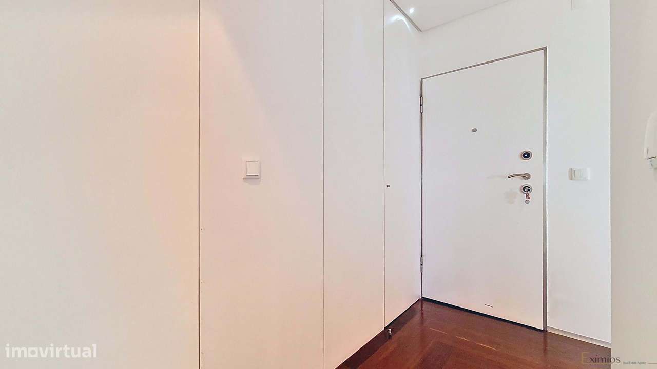 Apartamento T2 com garagem, em Árvore-19