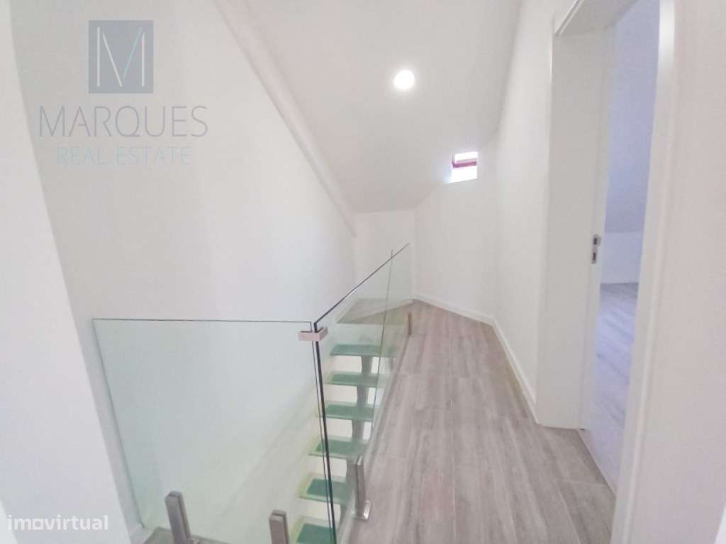 Apartamento T3 Duplex com garagem na Costa de Caparica-15